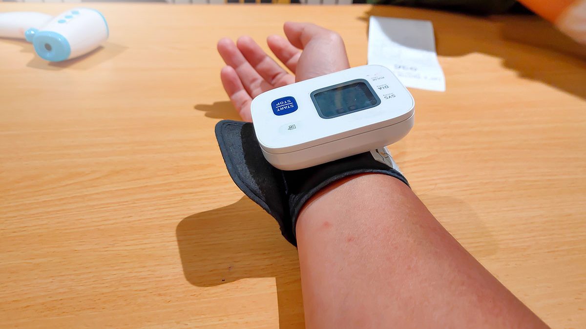 cara menggunakan omron blood pressure