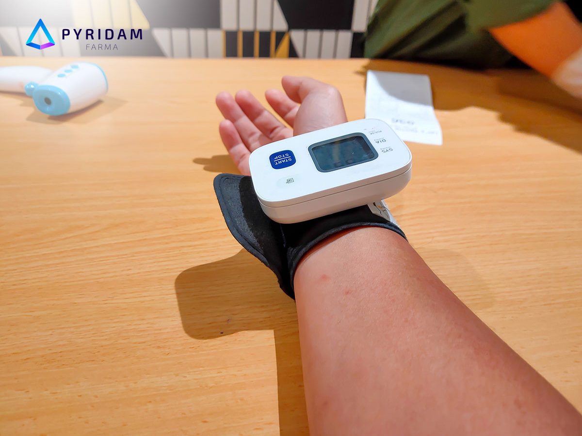 cara menggunakan automatic blood pressure monitor