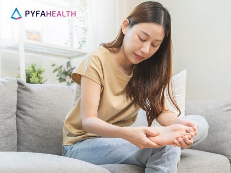 cara mengobati telapak kaki sakit saat berjalan